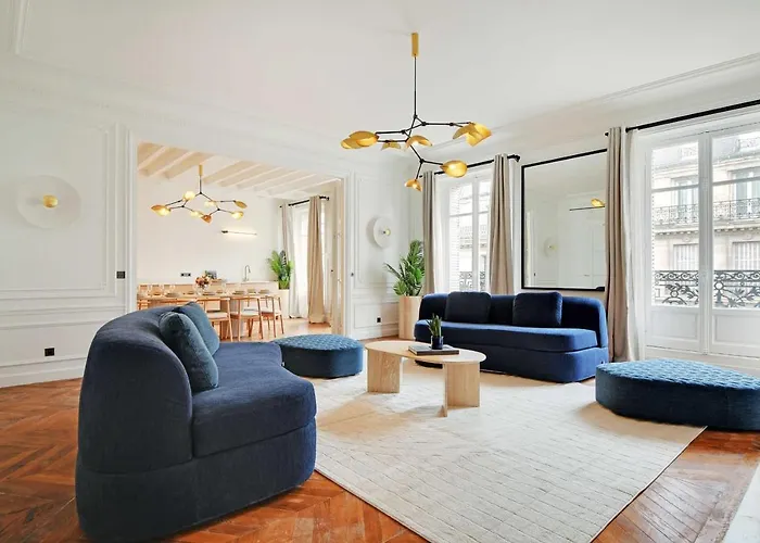 Stunning Property - 4Br-10P - Louvre